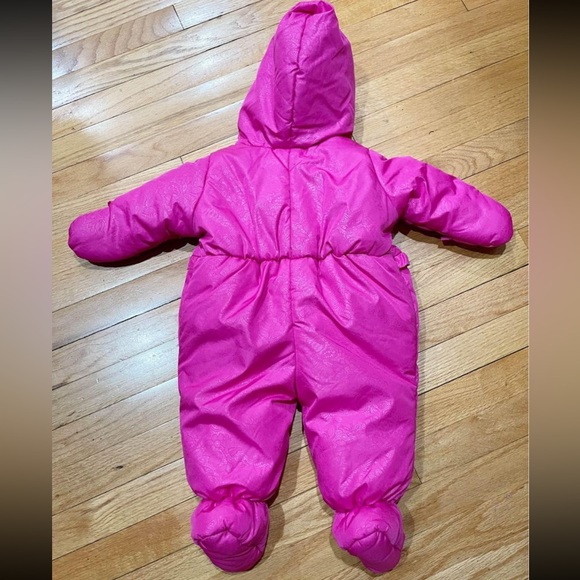 Rothschild Baby Bunting Size 6-9 M Bright Pink Ruffles Fleece Lined EXCELLENT - Picture 8 of 10